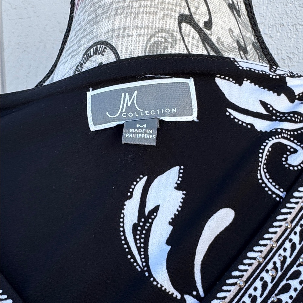 JM Collection Black and White Graphic Tunic with 3/4 Sleeves - Picture 2 of 6